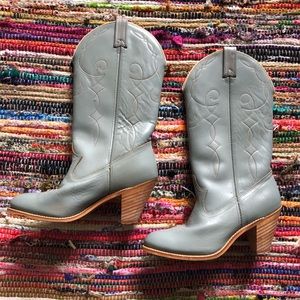 Women’s vintage Acme Cowgirl boots